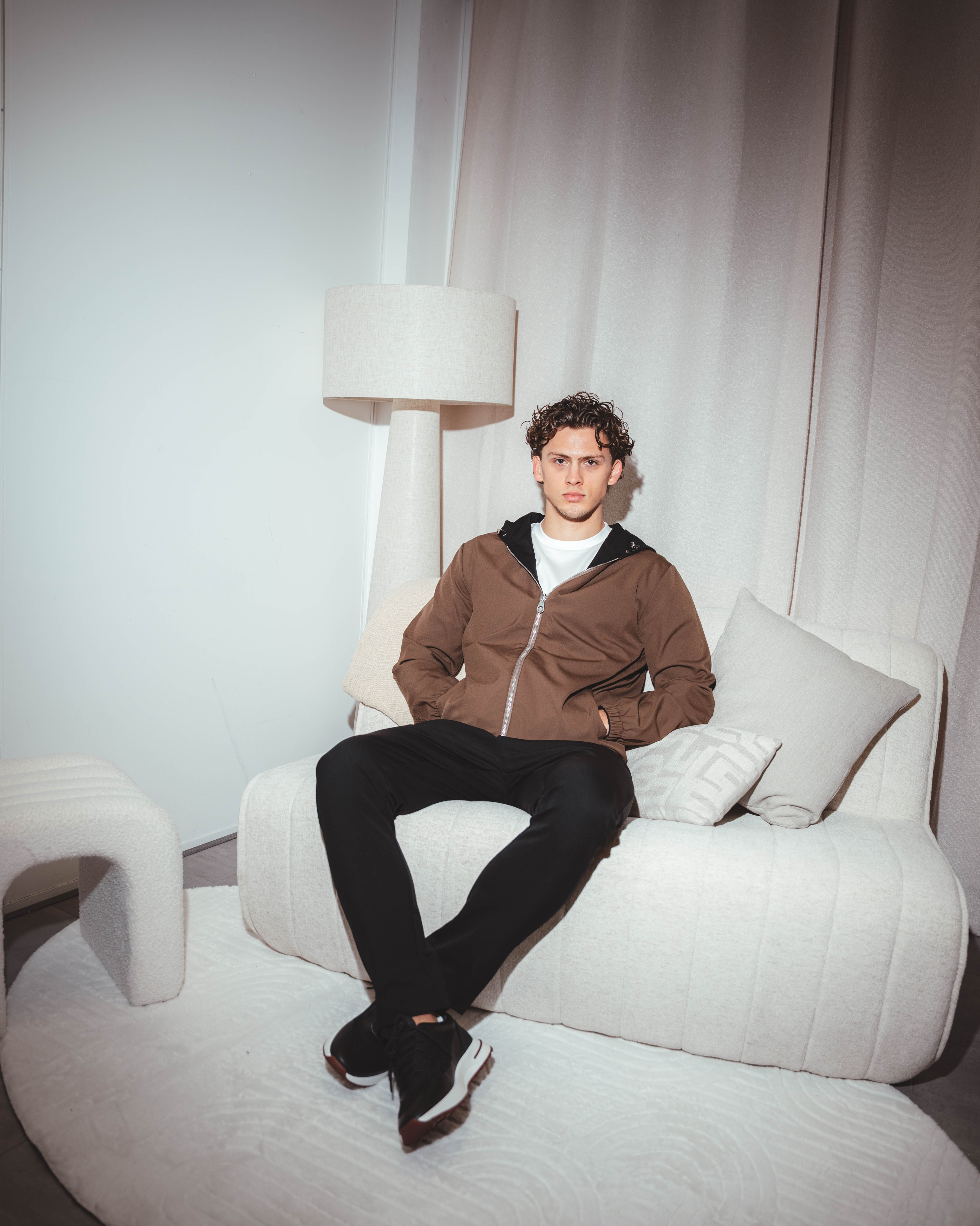 BELLUCI DUBBELZIJDIG VEST - ZWART