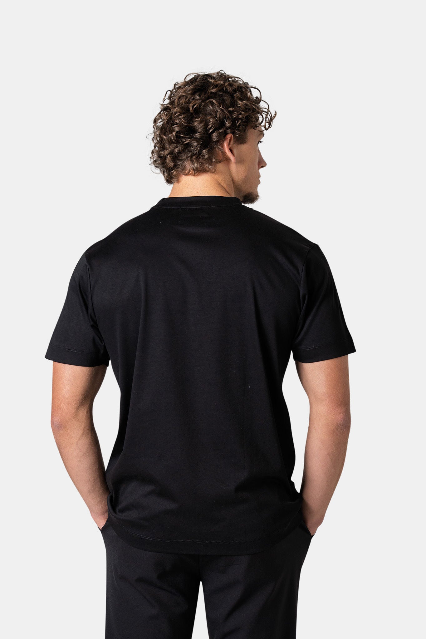 MERCERISED GLANS T-SHIRT - ZWART